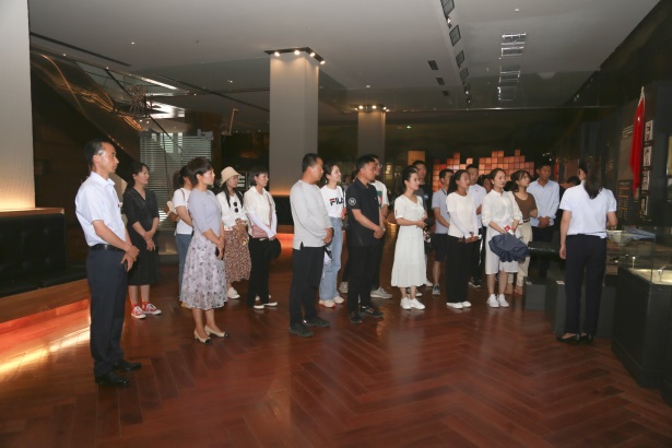 富平县爱国主义教育基地一行到照金纪念馆交流学习